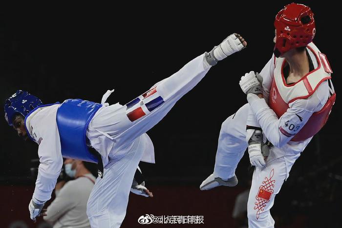 法国击剑名将成功晋级半决赛